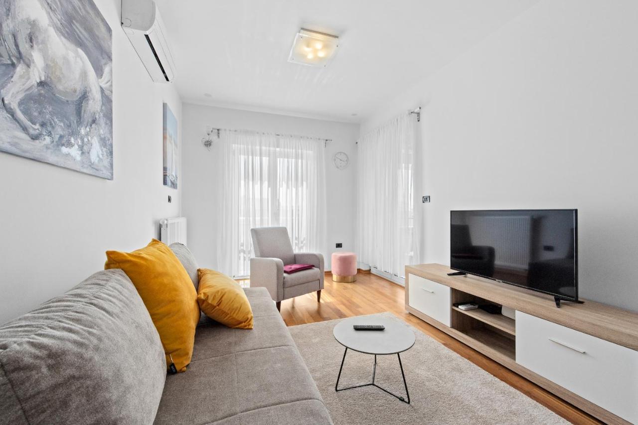 Feniks Fazana Apartman Екстер'єр фото