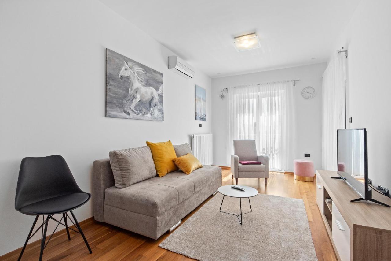 Feniks Fazana Apartman Екстер'єр фото